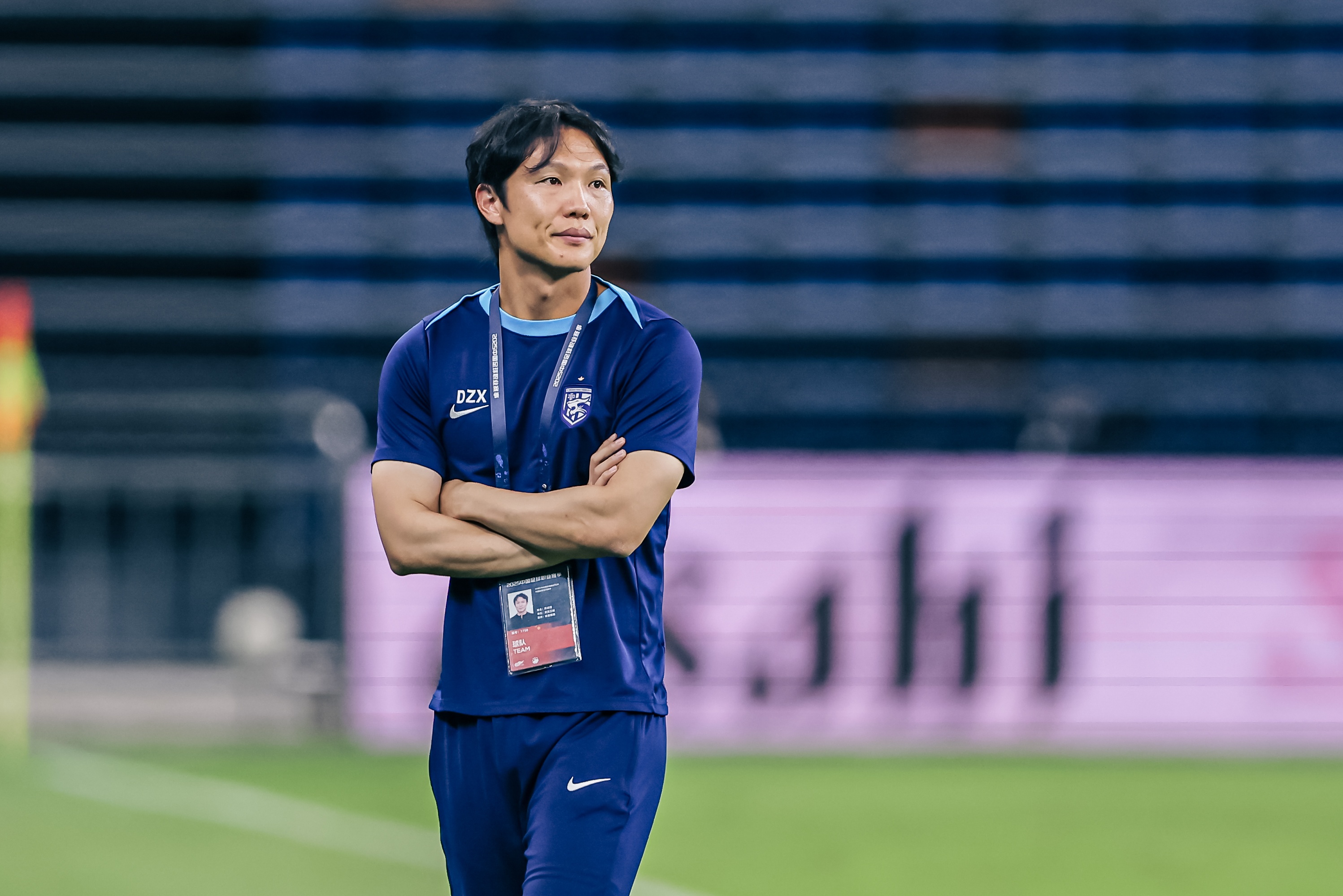 Yabo Sports-邓卓翔：自己也觉得执教三镇很意外 球队好转主要功劳在球员