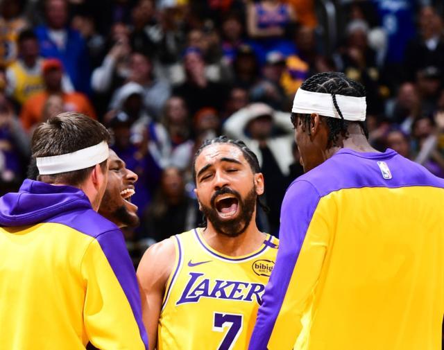 三分4中4！湖人3300万悍将变废为宝，冲冠更有底气