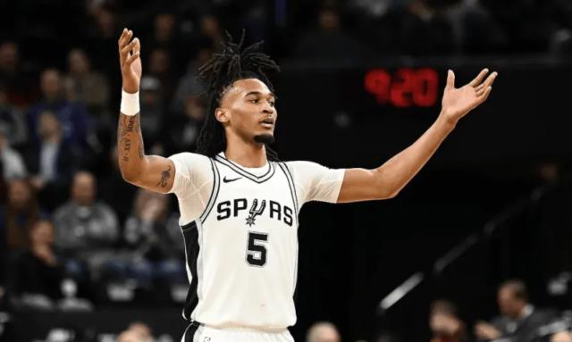 Yabo Sports-卡斯尔登顶新秀榜 邓肯后马刺又一位最佳新秀？