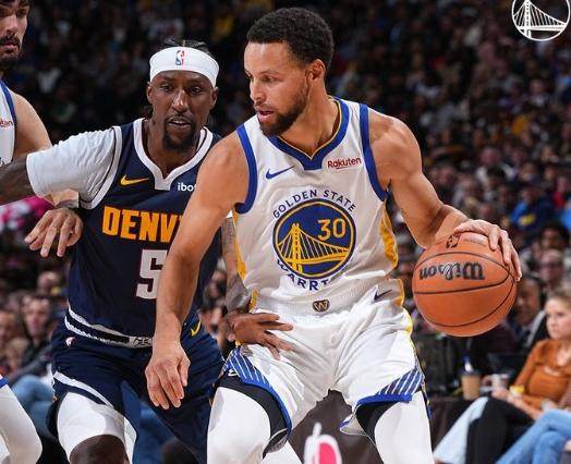 Yabo Sports-36岁的詹姆斯已有浓眉 36岁的库里还在扛着勇士