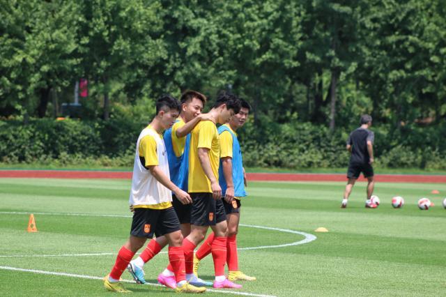 亚运队超龄初体验：我们没代沟 这里有很多老朋友