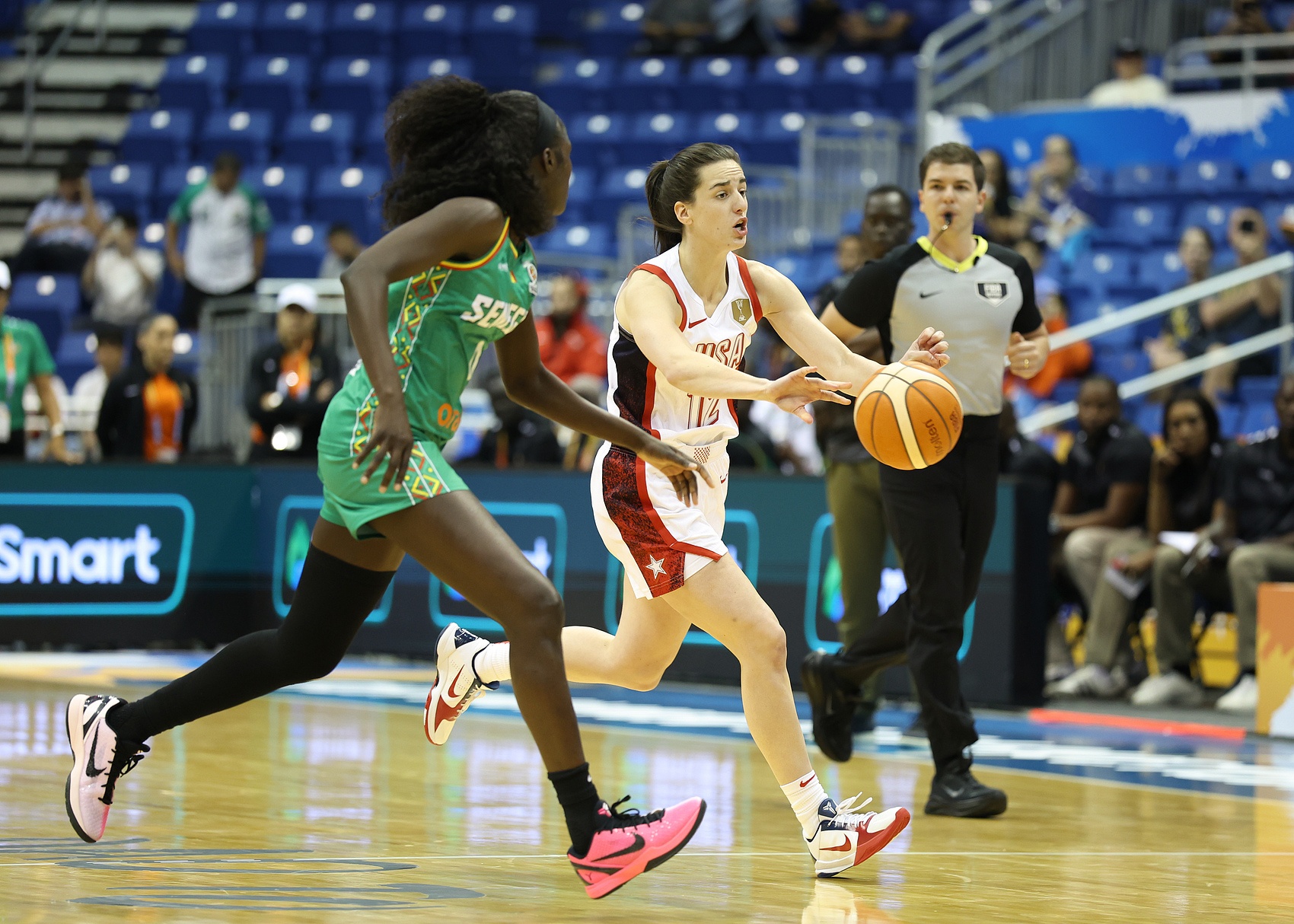 APP下载-克拉克美国女篮首秀替补砍17分12助 一数据仅次于王思雨排历史第2